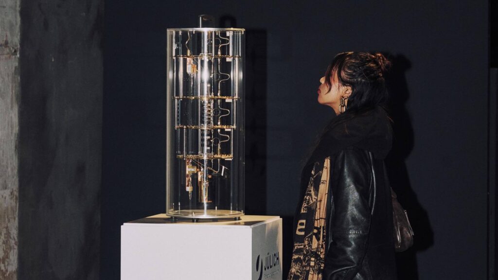 Laure Prouvost, WE FELT A STAR DYING 2025. Installation view at Kraftwerk Berlin.
